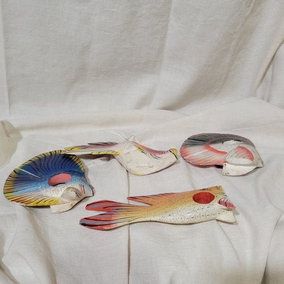 Set of 4 Wooden Hand-painted Fish Napkin Rings Made In Indonesia - Picture 4 of 7